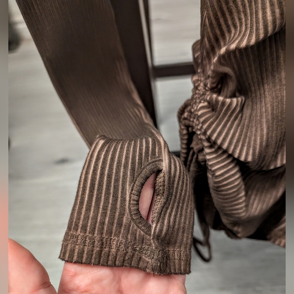 SOLD NWOT Darker Wavs Crossfade Hooded Long Sleeve Romper - Picture 9 of 10